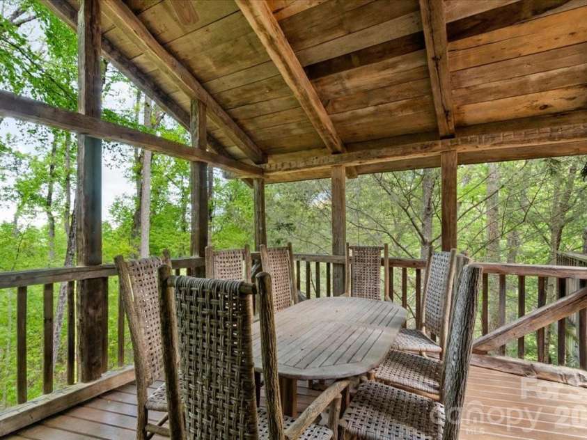 56 Spring House Drive, Burnsville, NC 28714.  MLS# CAR4376620, YatesRealty ID 34081. 