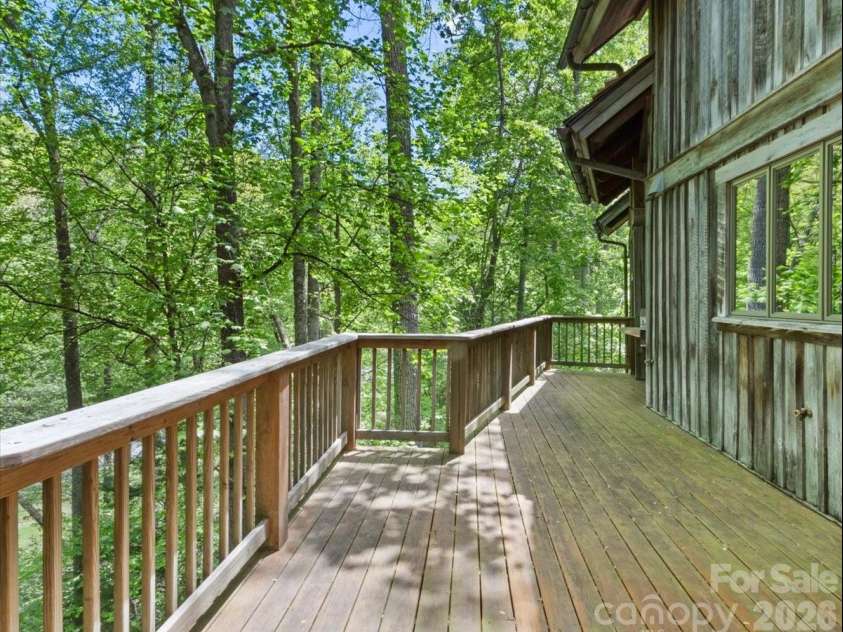 56 Spring House Drive, Burnsville, NC 28714.  MLS# CAR4376620, YatesRealty ID 34081. 