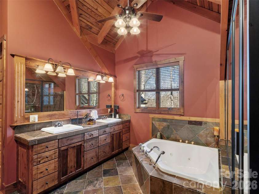 56 Spring House Drive, Burnsville, NC 28714.  MLS# CAR4376620, YatesRealty ID 34081. 