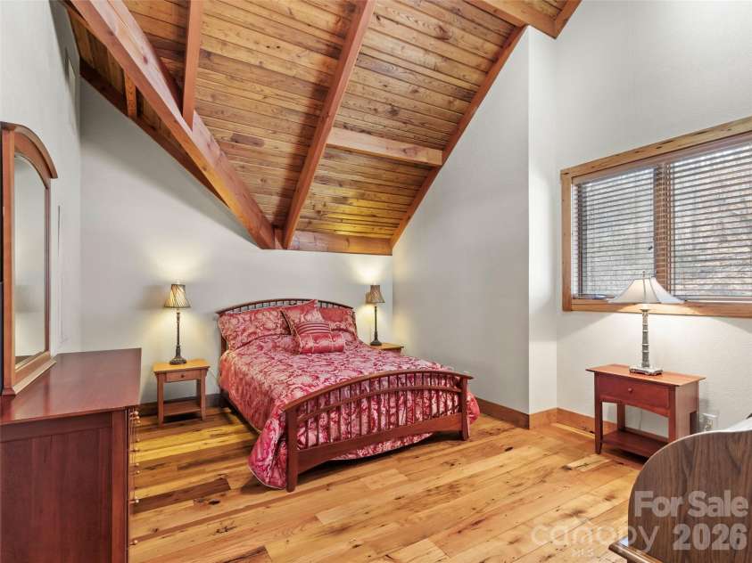 56 Spring House Drive, Burnsville, NC 28714.  MLS# CAR4376620, YatesRealty ID 34081. 