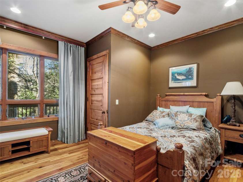 56 Spring House Drive, Burnsville, NC 28714.  MLS# CAR4376620, YatesRealty ID 34081. 