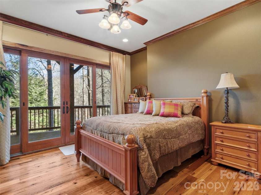 56 Spring House Drive, Burnsville, NC 28714.  MLS# CAR4376620, YatesRealty ID 34081. 