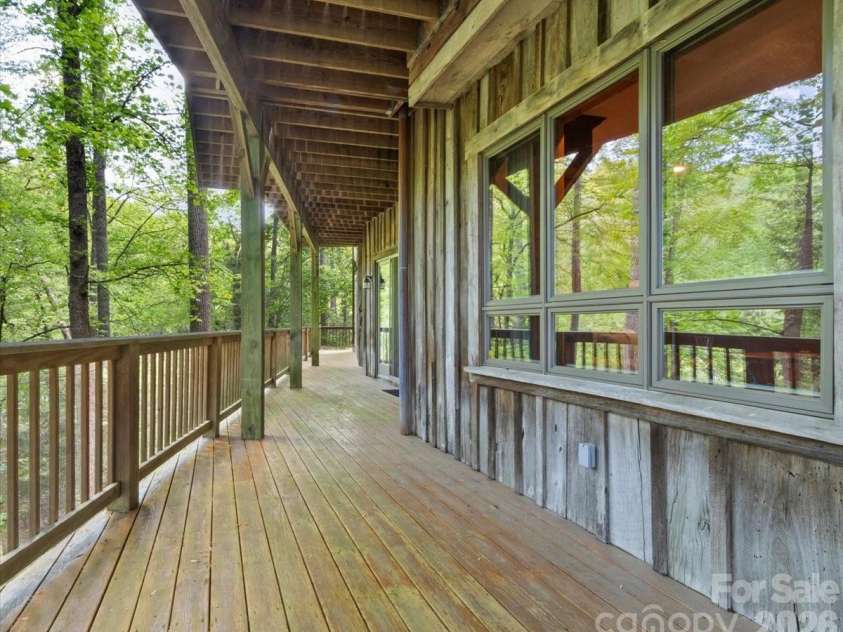 56 Spring House Drive, Burnsville, NC 28714.  MLS# CAR4376620, YatesRealty ID 34081. 