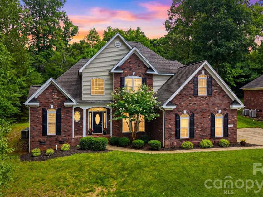1110 Mayfield Circle, Conover, NC 28613.  MLS# CAR4393654, YatesRealty ID 34082. 