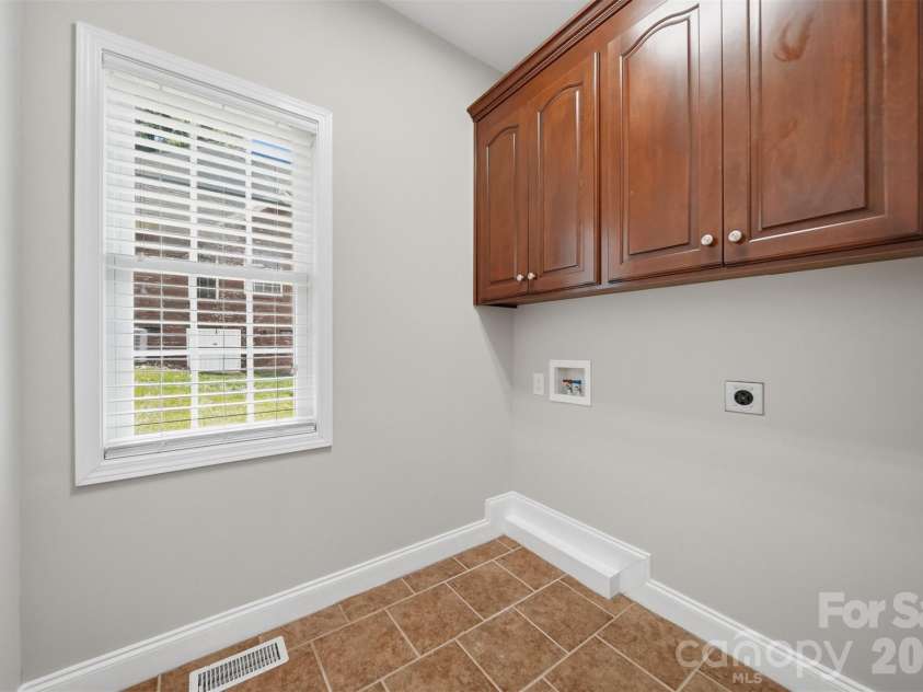 1110 Mayfield Circle, Conover, NC 28613.  MLS# CAR4393654, YatesRealty ID 34082. 