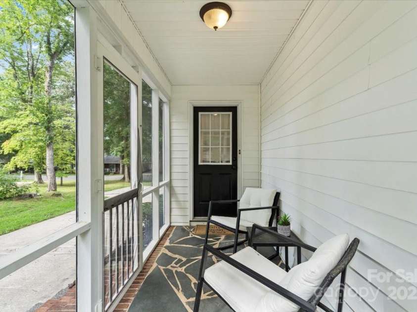 124 Roberts Avenue, York, SC 29745.  MLS# CAR4292592, YatesRealty ID 34082. 