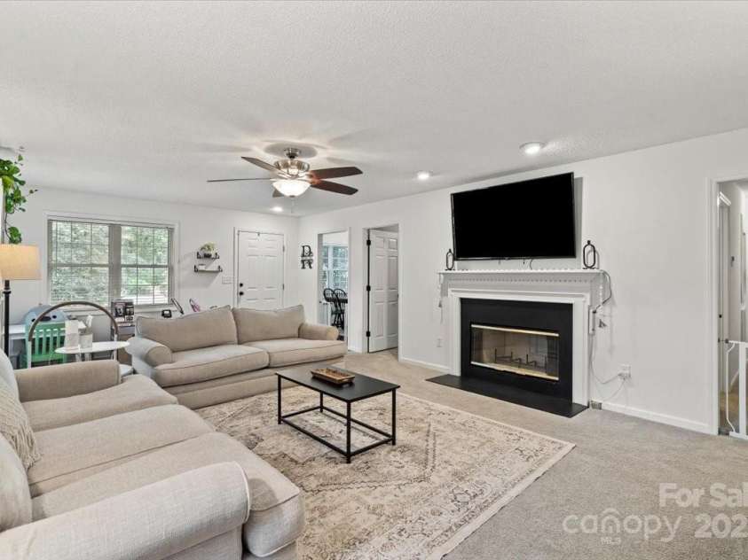 124 Roberts Avenue, York, SC 29745.  MLS# CAR4292592, YatesRealty ID 34082. 