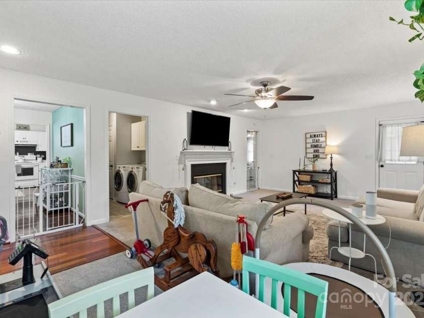 124 Roberts Avenue, York, SC 29745.  MLS# CAR4292592, YatesRealty ID 34082. 