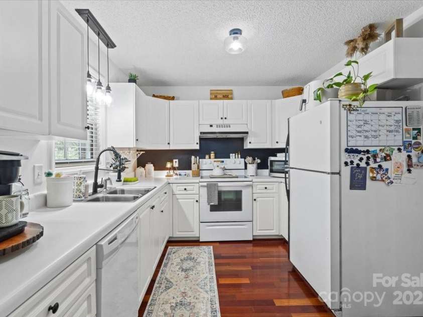 124 Roberts Avenue, York, SC 29745.  MLS# CAR4292592, YatesRealty ID 34082. 