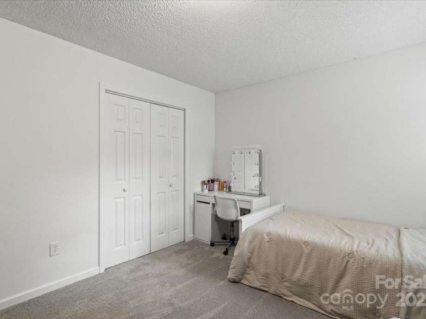 124 Roberts Avenue, York, SC 29745.  MLS# CAR4292592, YatesRealty ID 34082. 