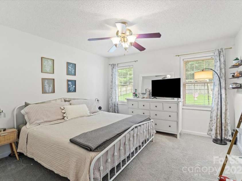 124 Roberts Avenue, York, SC 29745.  MLS# CAR4292592, YatesRealty ID 34082. 