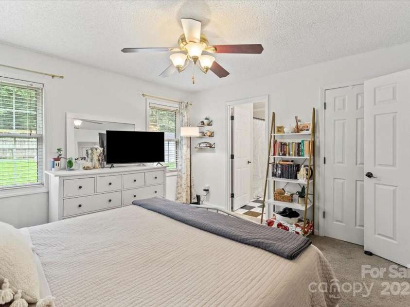 124 Roberts Avenue, York, SC 29745.  MLS# CAR4292592, YatesRealty ID 34082. 