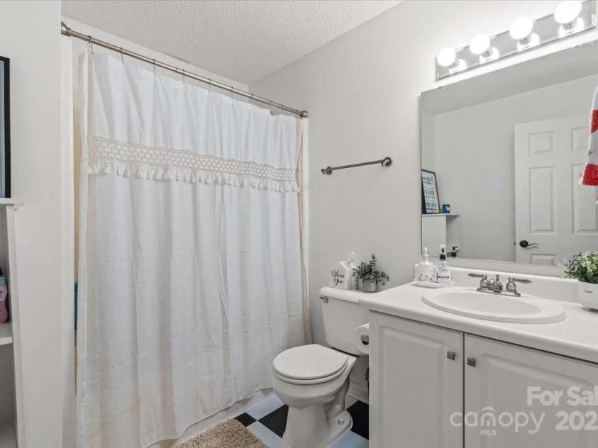 124 Roberts Avenue, York, SC 29745.  MLS# CAR4292592, YatesRealty ID 34082. 