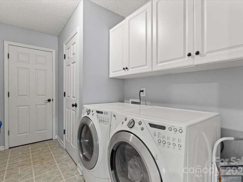 124 Roberts Avenue, York, SC 29745.  MLS# CAR4292592, YatesRealty ID 34082. 