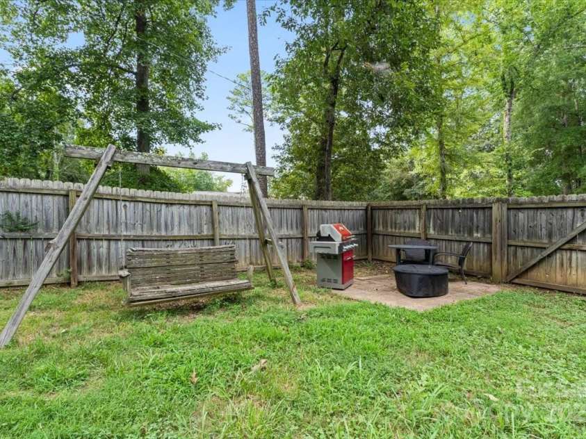 124 Roberts Avenue, York, SC 29745.  MLS# CAR4292592, YatesRealty ID 34082. 