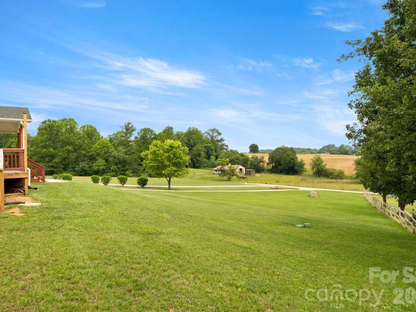30 Countryside Drive, Hendersonville, NC 28792.  MLS# CAR4393532, YatesRealty ID 34083. 