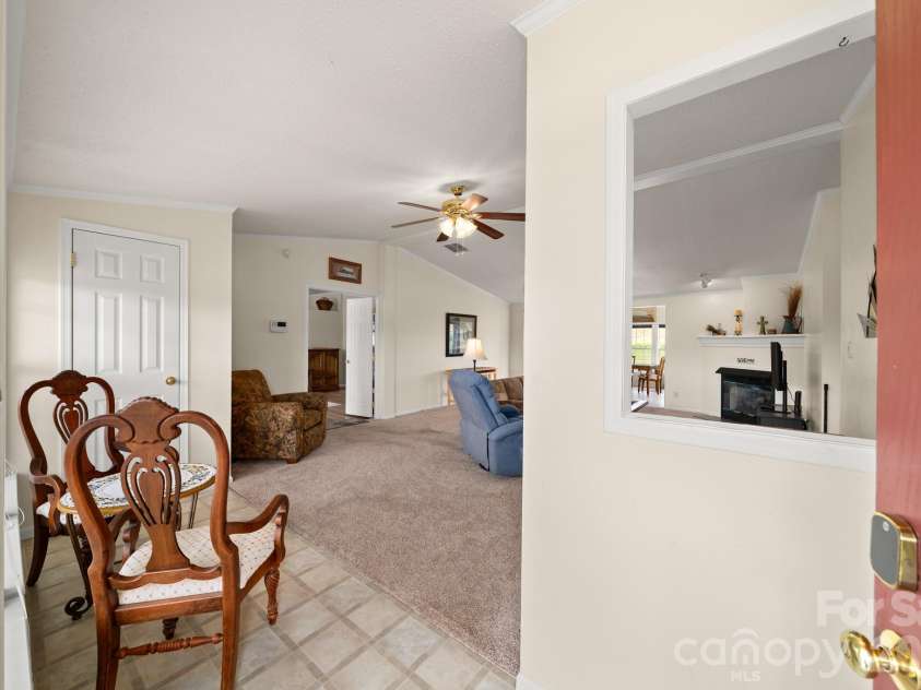 30 Countryside Drive, Hendersonville, NC 28792.  MLS# CAR4393532, YatesRealty ID 34083. 