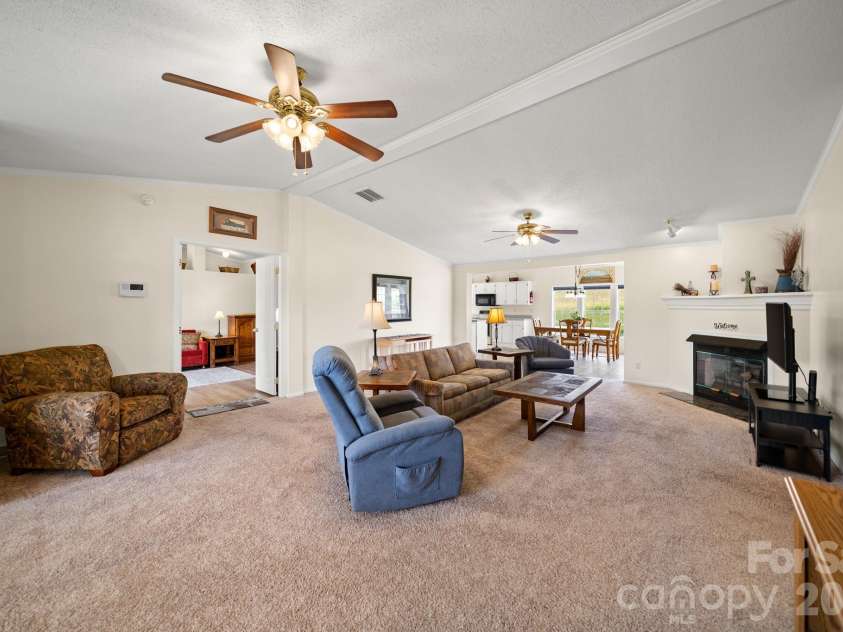 30 Countryside Drive, Hendersonville, NC 28792.  MLS# CAR4393532, YatesRealty ID 34083. 