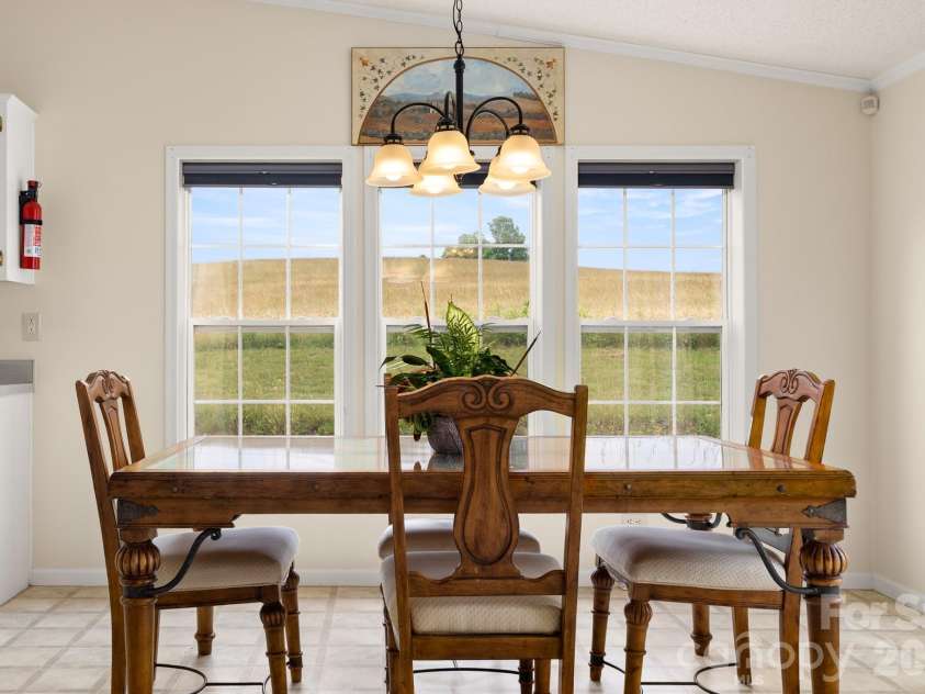 30 Countryside Drive, Hendersonville, NC 28792.  MLS# CAR4393532, YatesRealty ID 34083. 