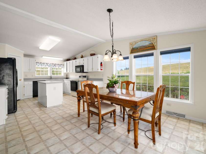 30 Countryside Drive, Hendersonville, NC 28792.  MLS# CAR4393532, YatesRealty ID 34083. 