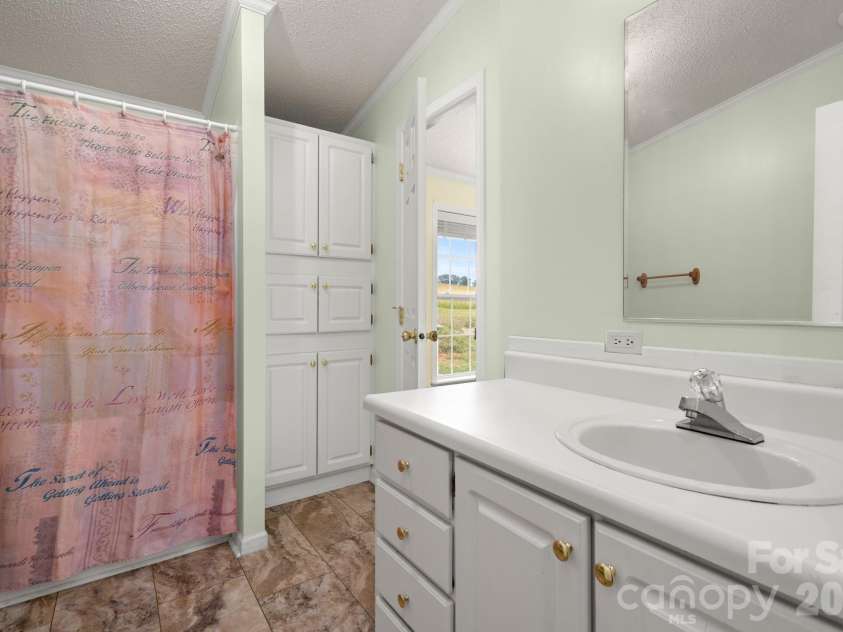 30 Countryside Drive, Hendersonville, NC 28792.  MLS# CAR4393532, YatesRealty ID 34083. 