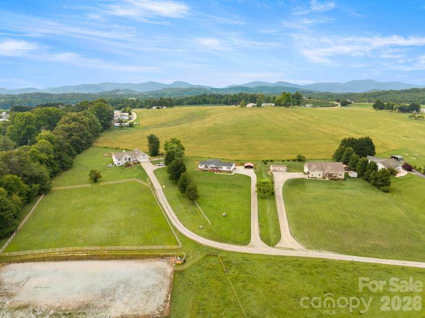 30 Countryside Drive, Hendersonville, NC 28792.  MLS# CAR4393532, YatesRealty ID 34083. 