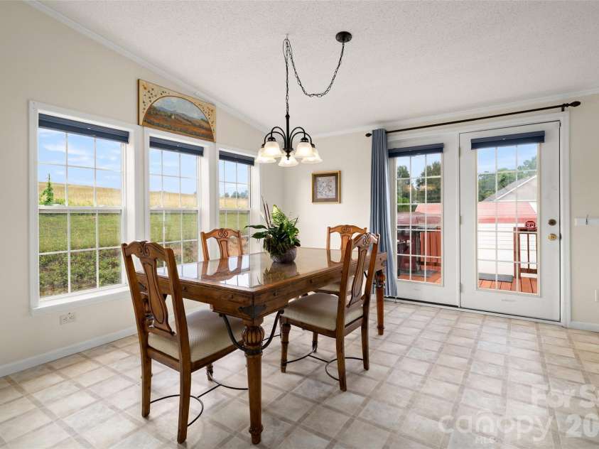 30 Countryside Drive, Hendersonville, NC 28792.  MLS# CAR4393532, YatesRealty ID 34083. 