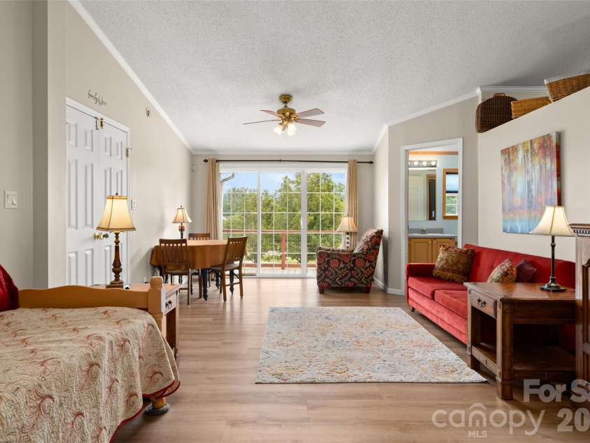 30 Countryside Drive, Hendersonville, NC 28792.  MLS# CAR4393532, YatesRealty ID 34083. 