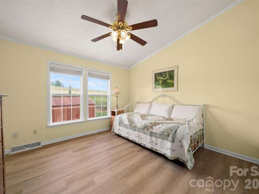 30 Countryside Drive, Hendersonville, NC 28792.  MLS# CAR4393532, YatesRealty ID 34083. 