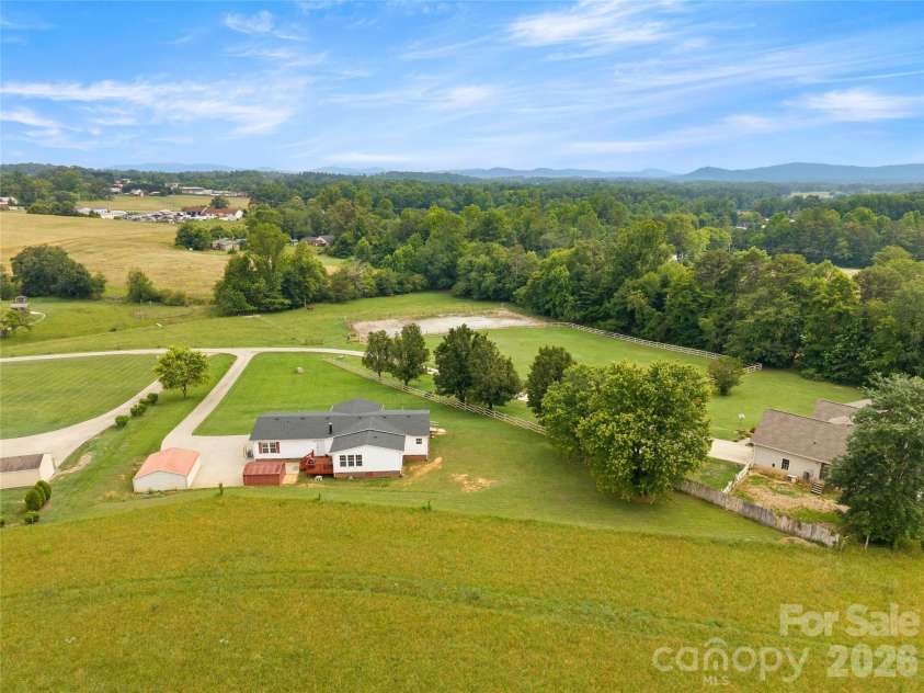 30 Countryside Drive, Hendersonville, NC 28792.  MLS# CAR4393532, YatesRealty ID 34083. 
