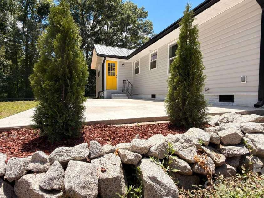 4604 Old Hickory Road, Lancaster, SC 29720.  MLS# CAR4395077, YatesRealty ID 34084. 