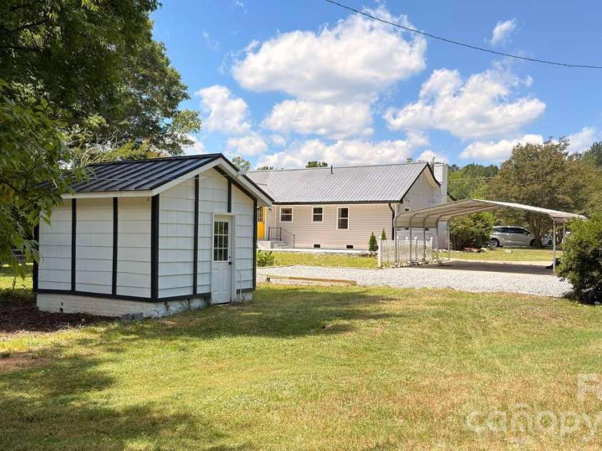 4604 Old Hickory Road, Lancaster, SC 29720.  MLS# CAR4395077, YatesRealty ID 34084. 