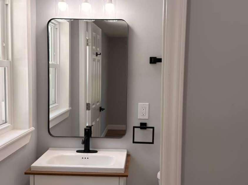 4604 Old Hickory Road, Lancaster, SC 29720.  MLS# CAR4395077, YatesRealty ID 34084. Bathroom 1