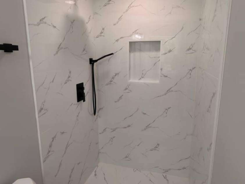 4604 Old Hickory Road, Lancaster, SC 29720.  MLS# CAR4395077, YatesRealty ID 34084. Bathroom 1