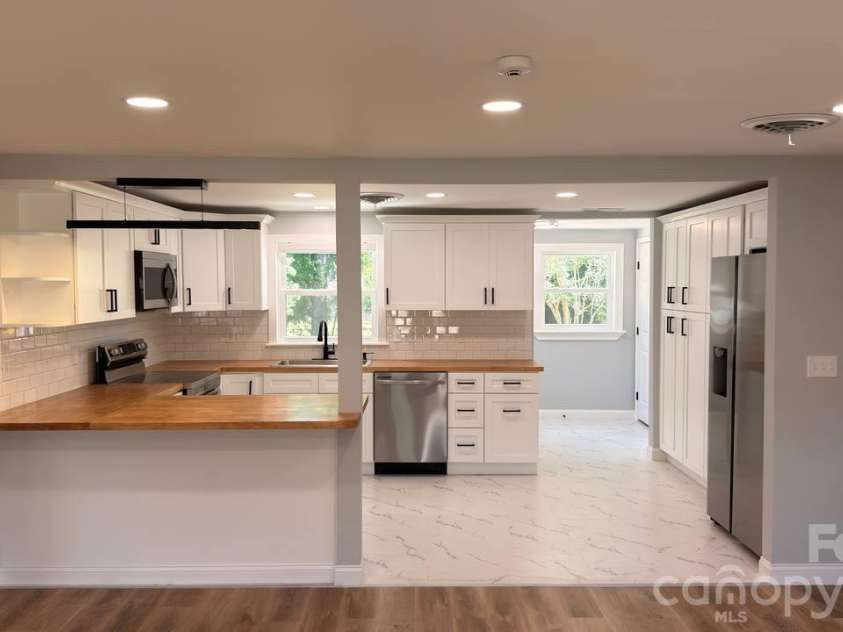 4604 Old Hickory Road, Lancaster, SC 29720.  MLS# CAR4395077, YatesRealty ID 34084. Kitchen