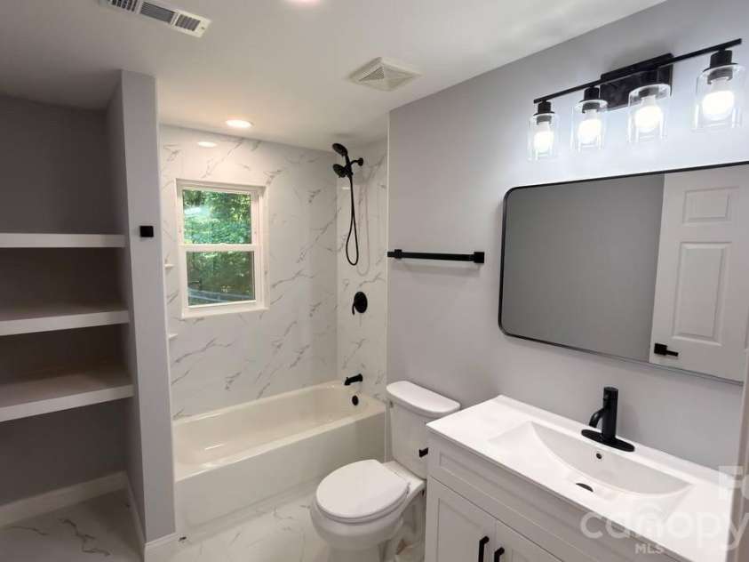 4604 Old Hickory Road, Lancaster, SC 29720.  MLS# CAR4395077, YatesRealty ID 34084. Master bath