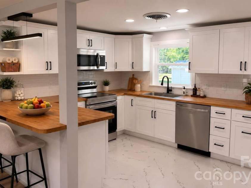 4604 Old Hickory Road, Lancaster, SC 29720.  MLS# CAR4395077, YatesRealty ID 34084. Virtually staged Kitchen