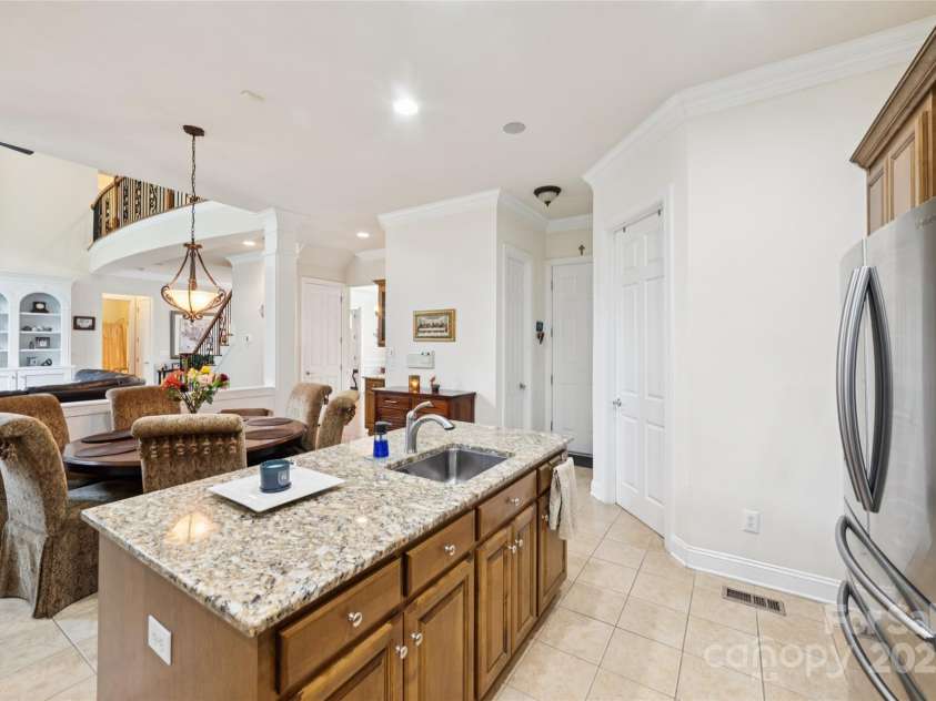 5518 Two Iron Drive, Matthews, NC 28104.  MLS# CAR4295354, YatesRealty ID 34084. 