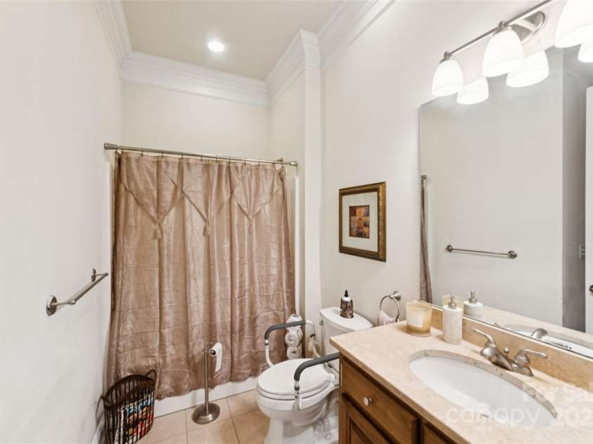 5518 Two Iron Drive, Matthews, NC 28104.  MLS# CAR4295354, YatesRealty ID 34084. 