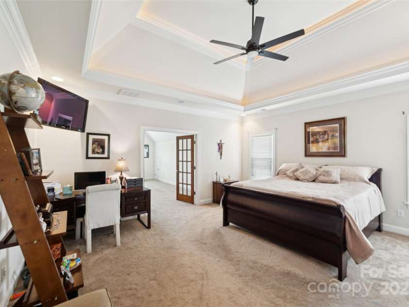 5518 Two Iron Drive, Matthews, NC 28104.  MLS# CAR4295354, YatesRealty ID 34084. 