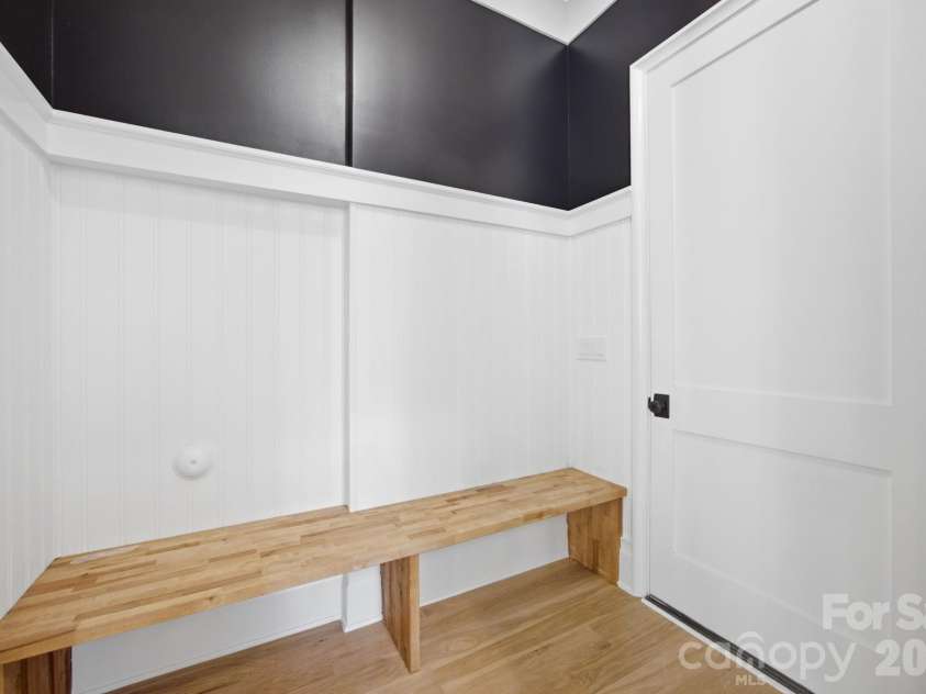 2117 Lombardy Circle, Charlotte, NC 28203.  MLS# CAR4344981, YatesRealty ID 34085. Mud room