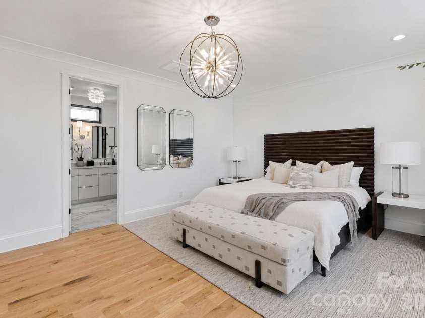 2117 Lombardy Circle, Charlotte, NC 28203.  MLS# CAR4344981, YatesRealty ID 34085. Primary bedroom