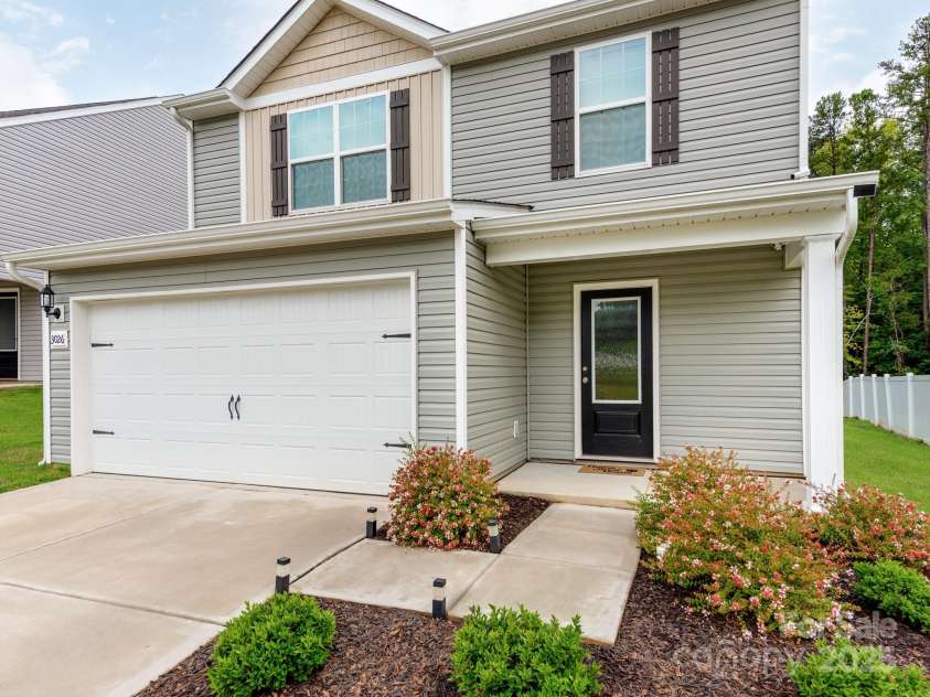3026 Trailblazer Street, Charlotte, NC 28215.  MLS# CAR4295359, YatesRealty ID 34085. 
