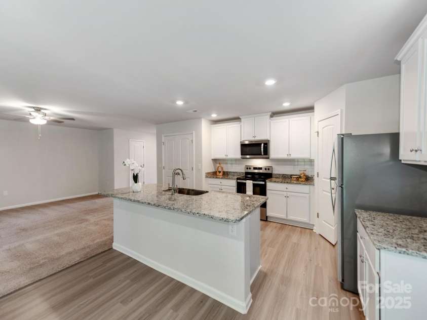 3026 Trailblazer Street, Charlotte, NC 28215.  MLS# CAR4295359, YatesRealty ID 34085. 