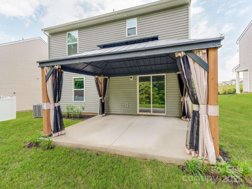 3026 Trailblazer Street, Charlotte, NC 28215.  MLS# CAR4295359, YatesRealty ID 34085. 