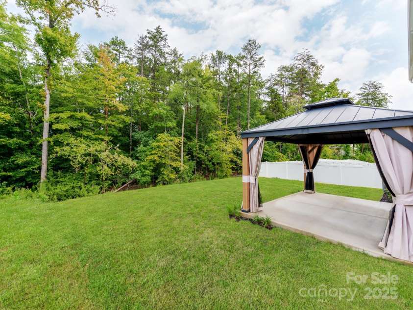 3026 Trailblazer Street, Charlotte, NC 28215.  MLS# CAR4295359, YatesRealty ID 34085. 