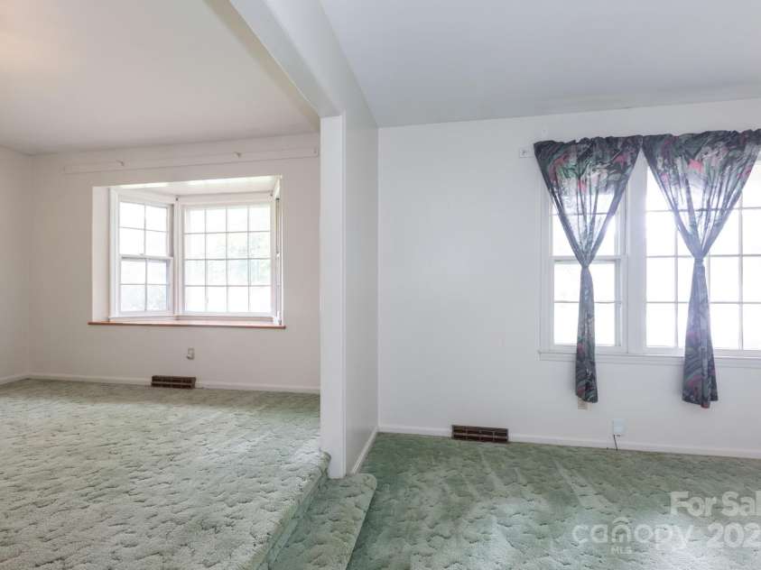 208 Victoria Circle, Kings Mountain, NC 28086.  MLS# CAR4295239, YatesRealty ID 34086. 