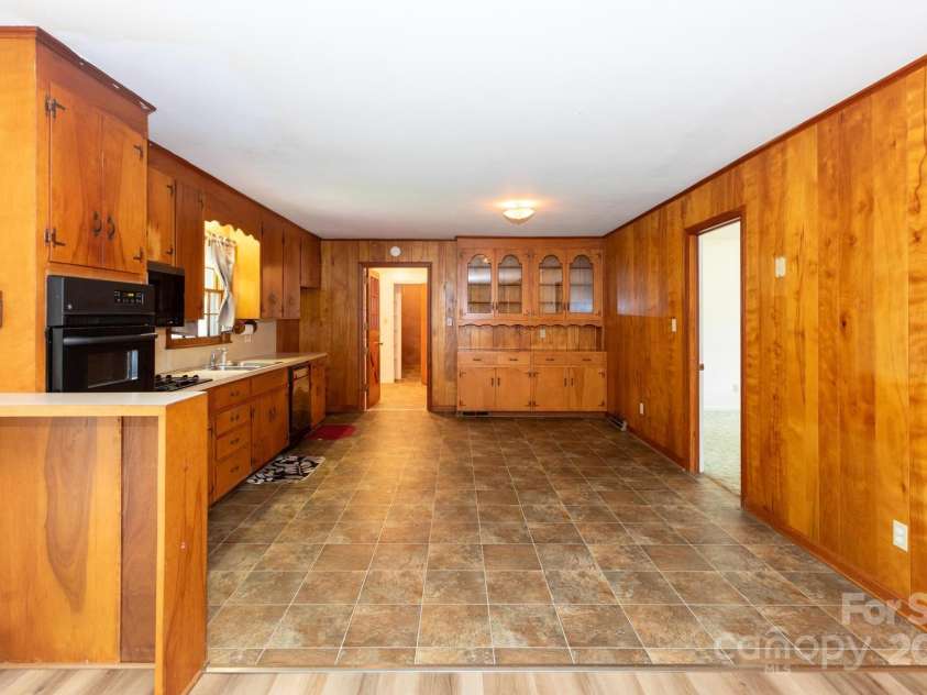 208 Victoria Circle, Kings Mountain, NC 28086.  MLS# CAR4295239, YatesRealty ID 34086. 