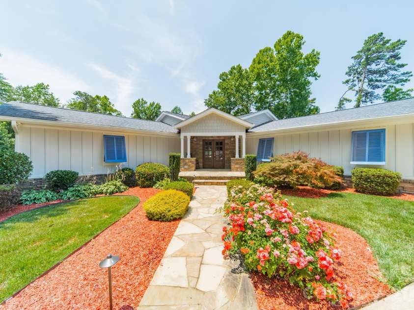19533 Bustle Road, Cornelius, NC 28031.  MLS# CAR4376698, YatesRealty ID 34088. 