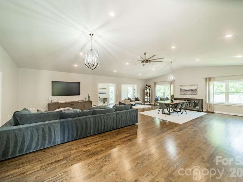 19533 Bustle Road, Cornelius, NC 28031.  MLS# CAR4376698, YatesRealty ID 34088. 